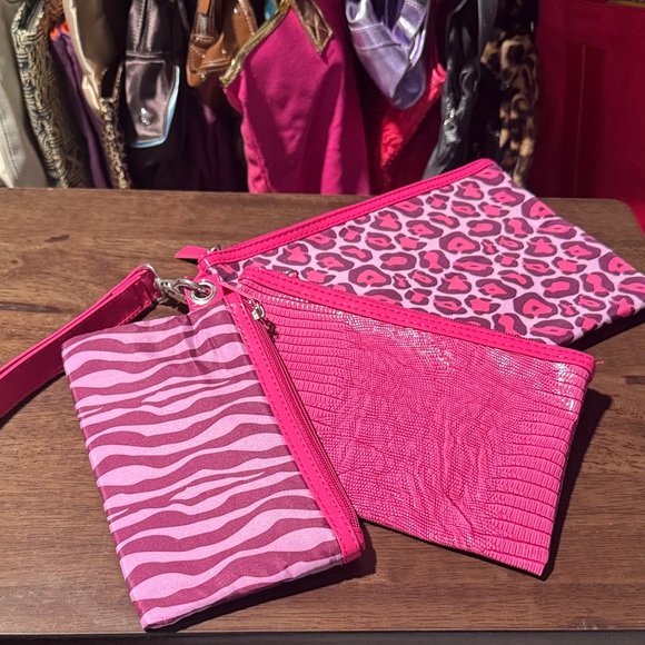 Avon Pink Animal Print Clutch Set - Picture 1 of 2